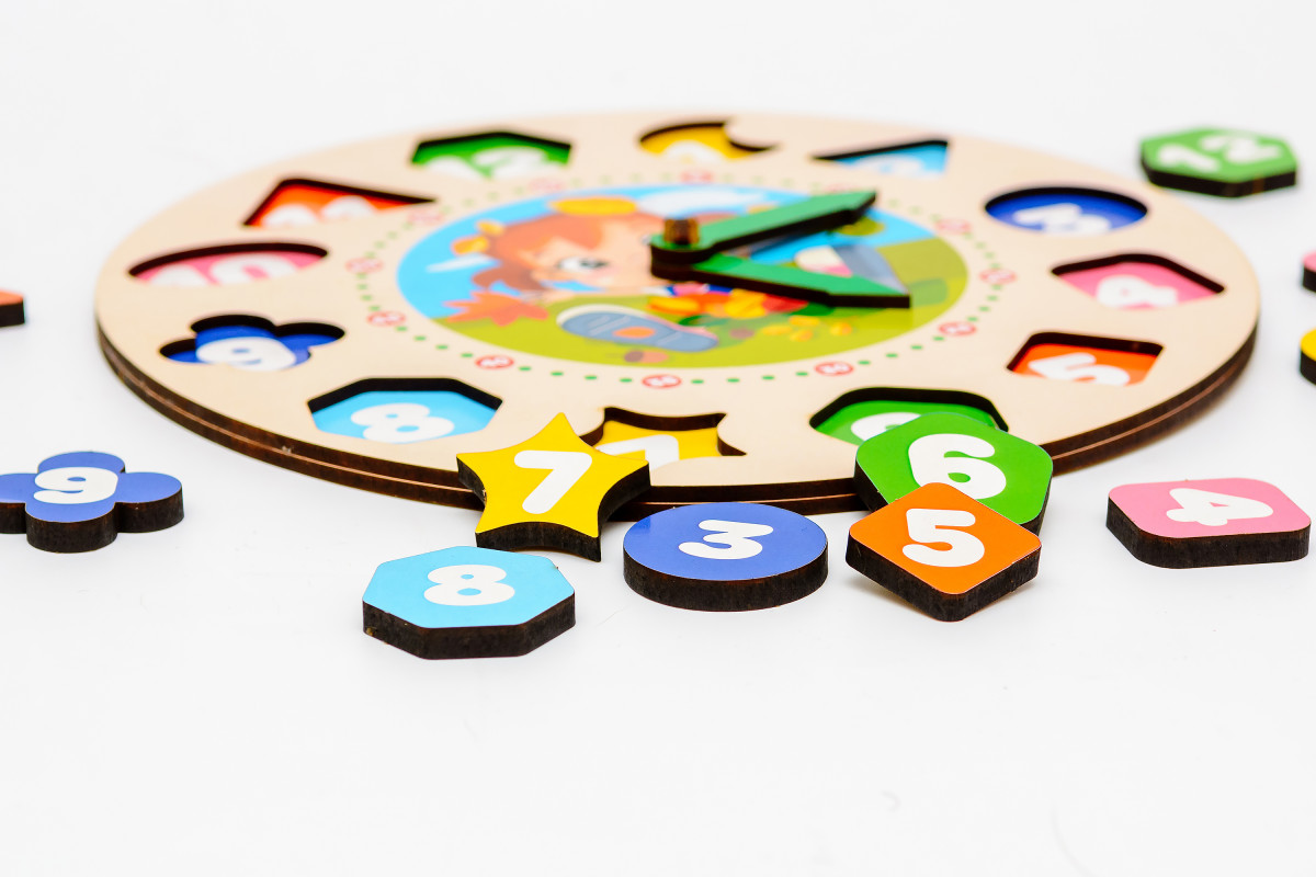 Дерев'яний сортер "Годинник" для дівчаток