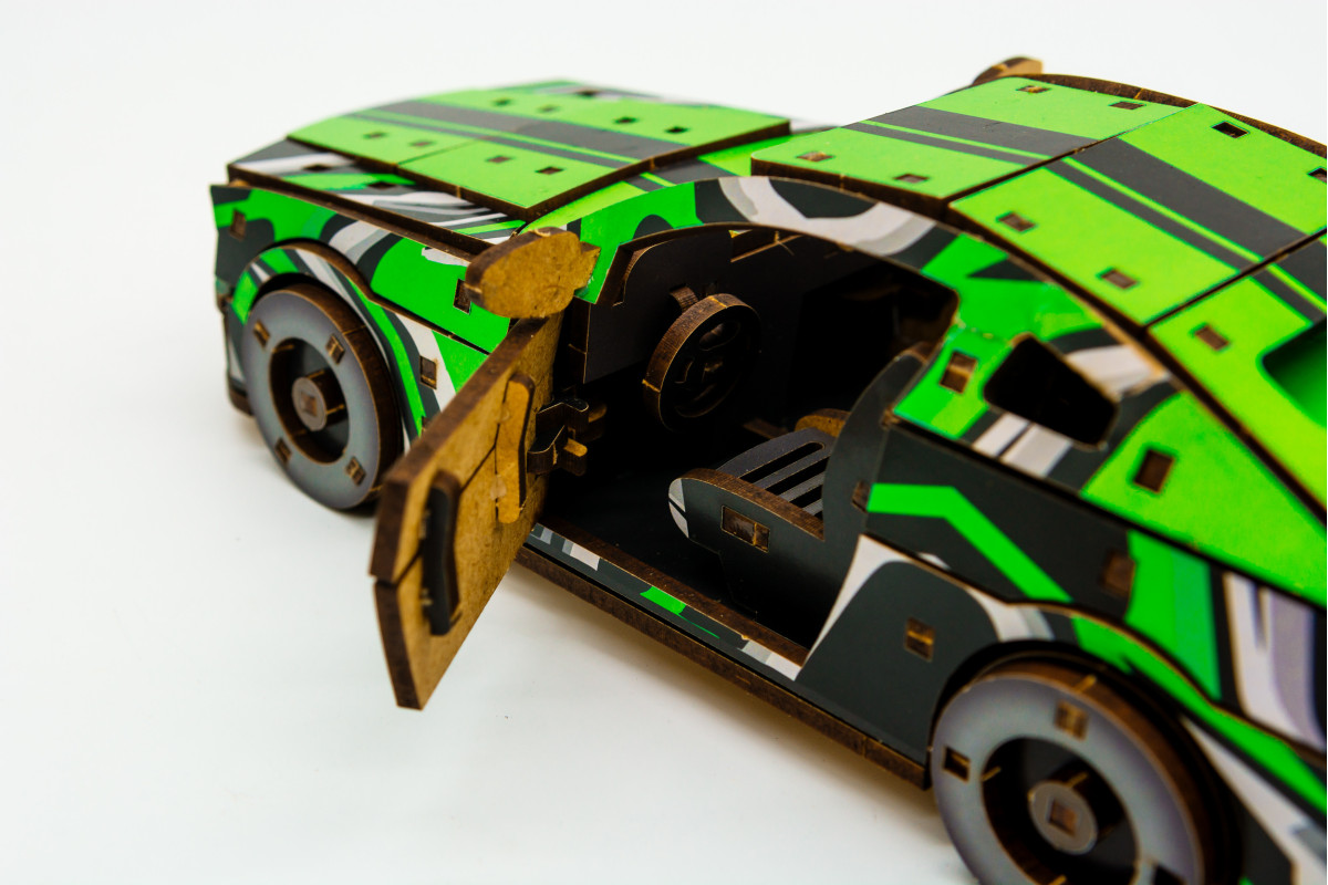 Дерев'яний 3D конструктор Muscle car GT (зелена) в картонній упаковці