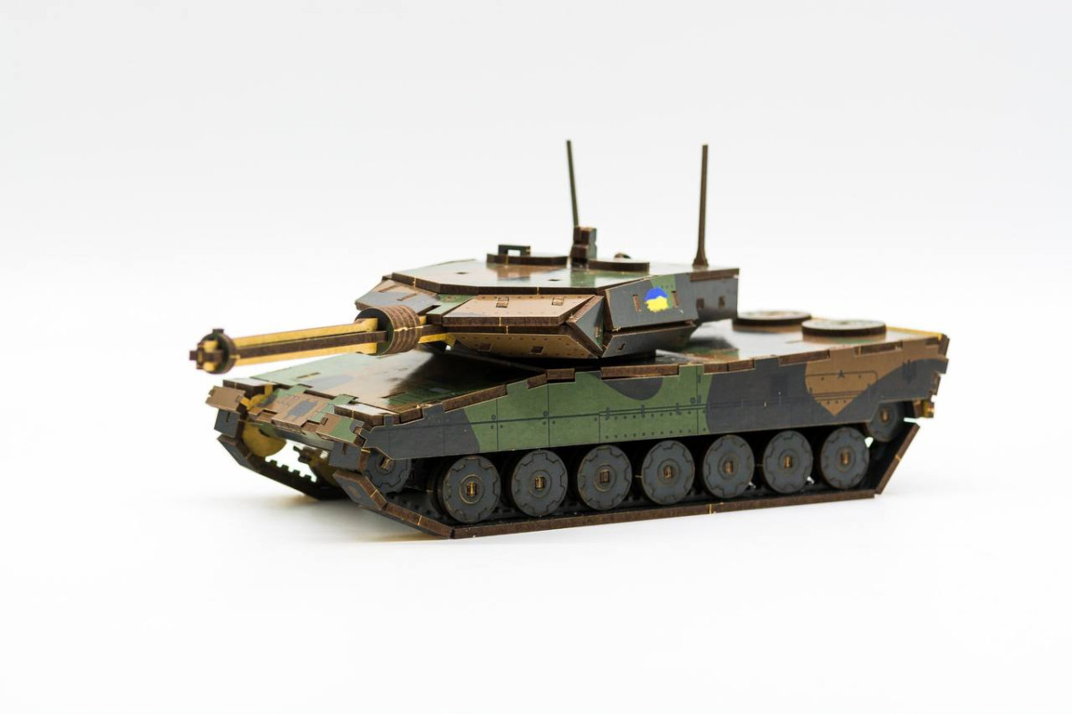 Дерев'яний 3D конструктор "Танк Леопард" 