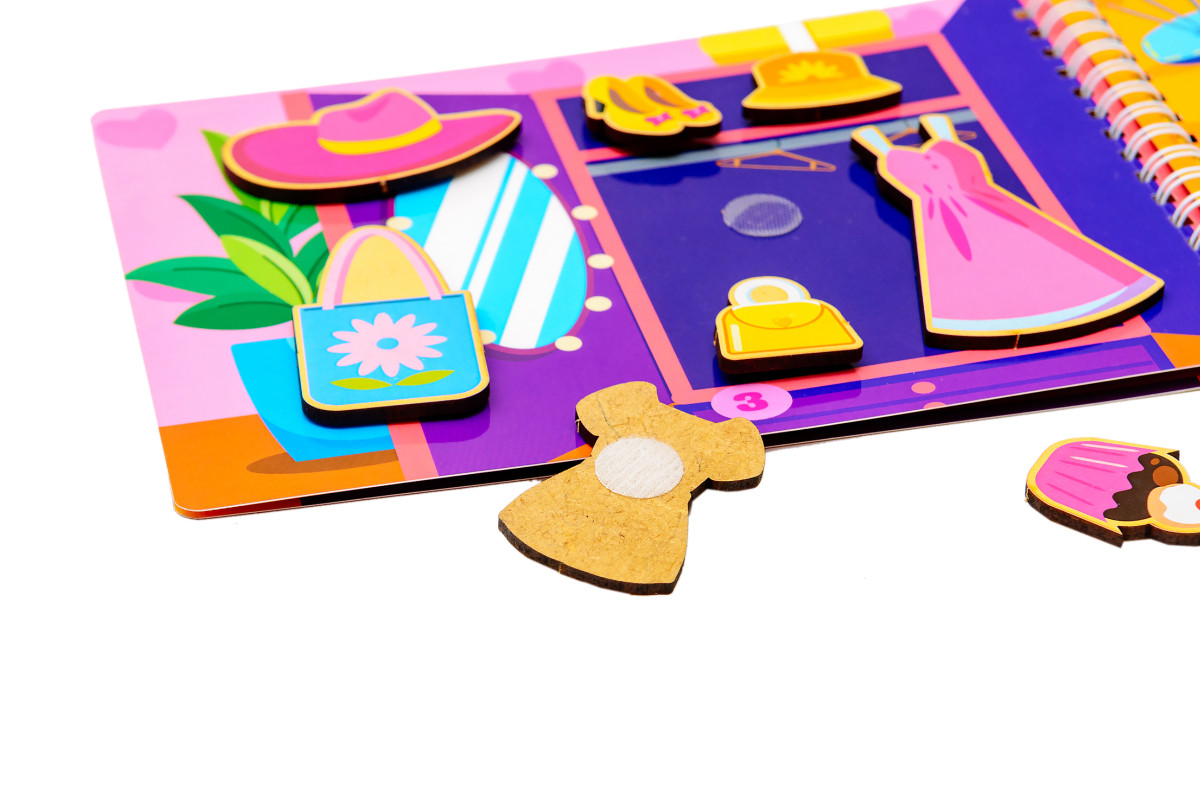 Розвиваючий альбом для дівчаток