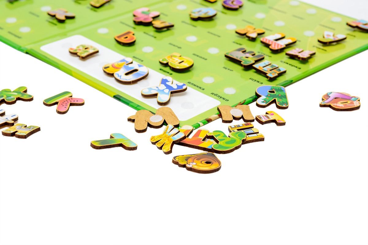 Алфавіт на липучках