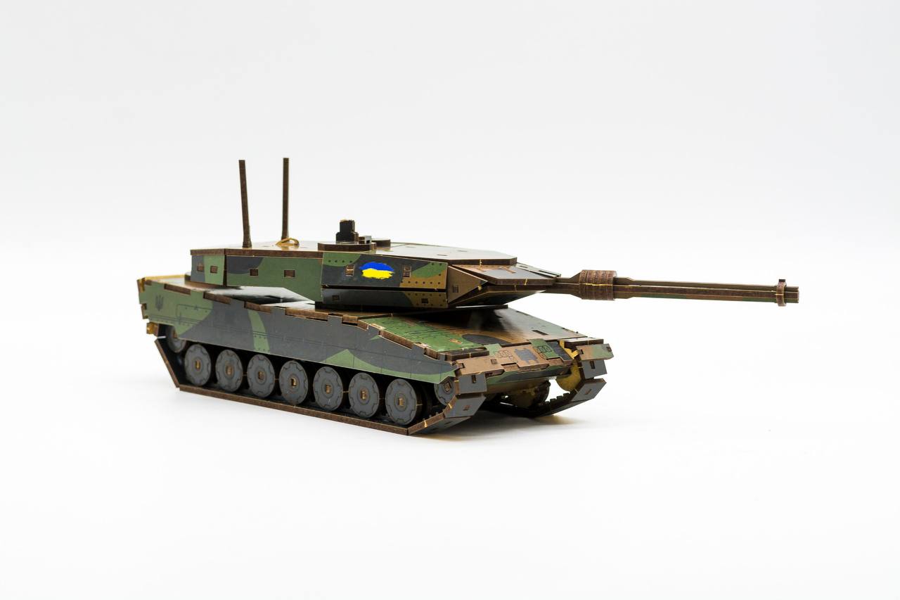 Дерев'яний 3D конструктор "Танк Леопард" 