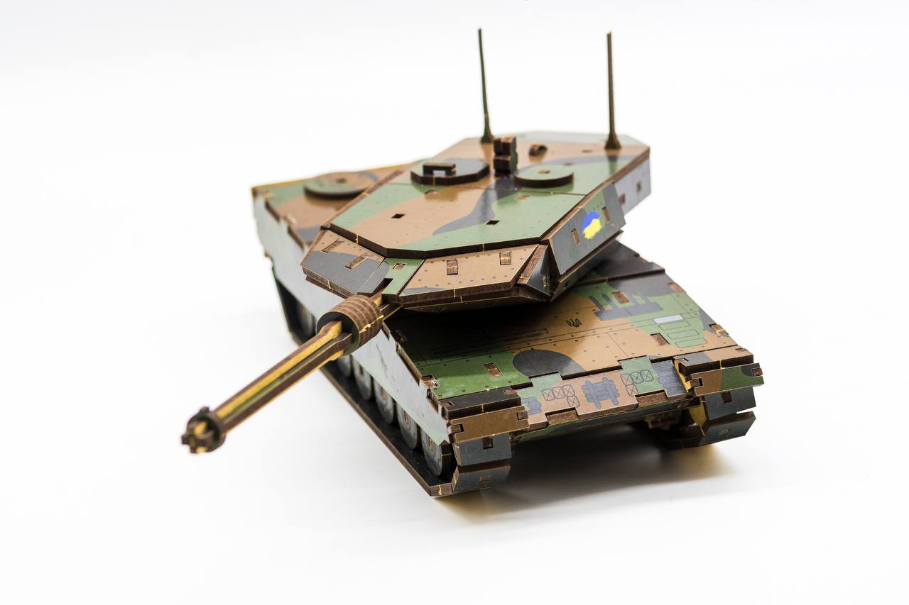 Дерев'яний 3D конструктор "Танк Леопард" 